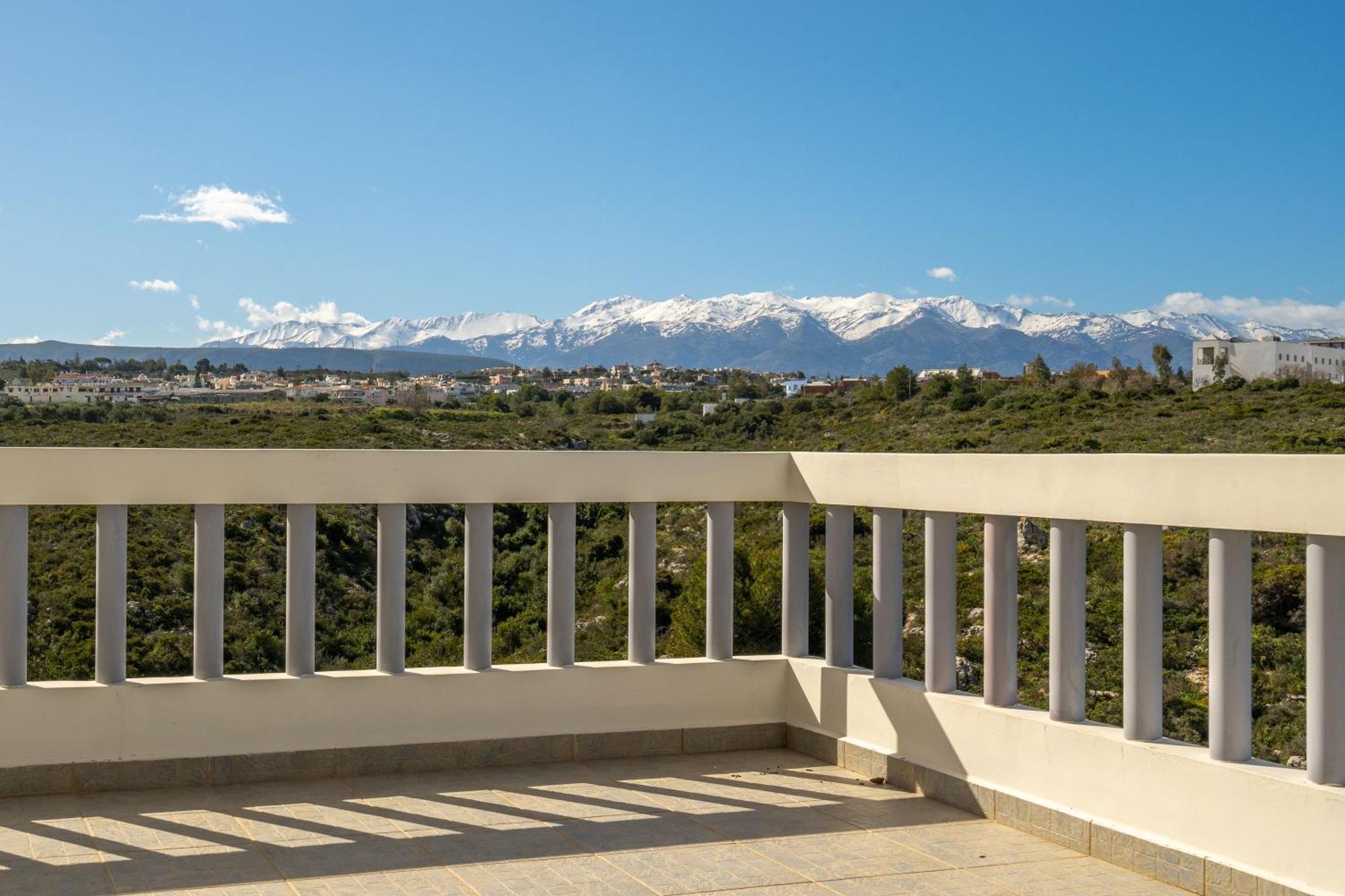 Appartement Le Mont Blanc - With Shared Pool à Kounoupidhianá Extérieur photo